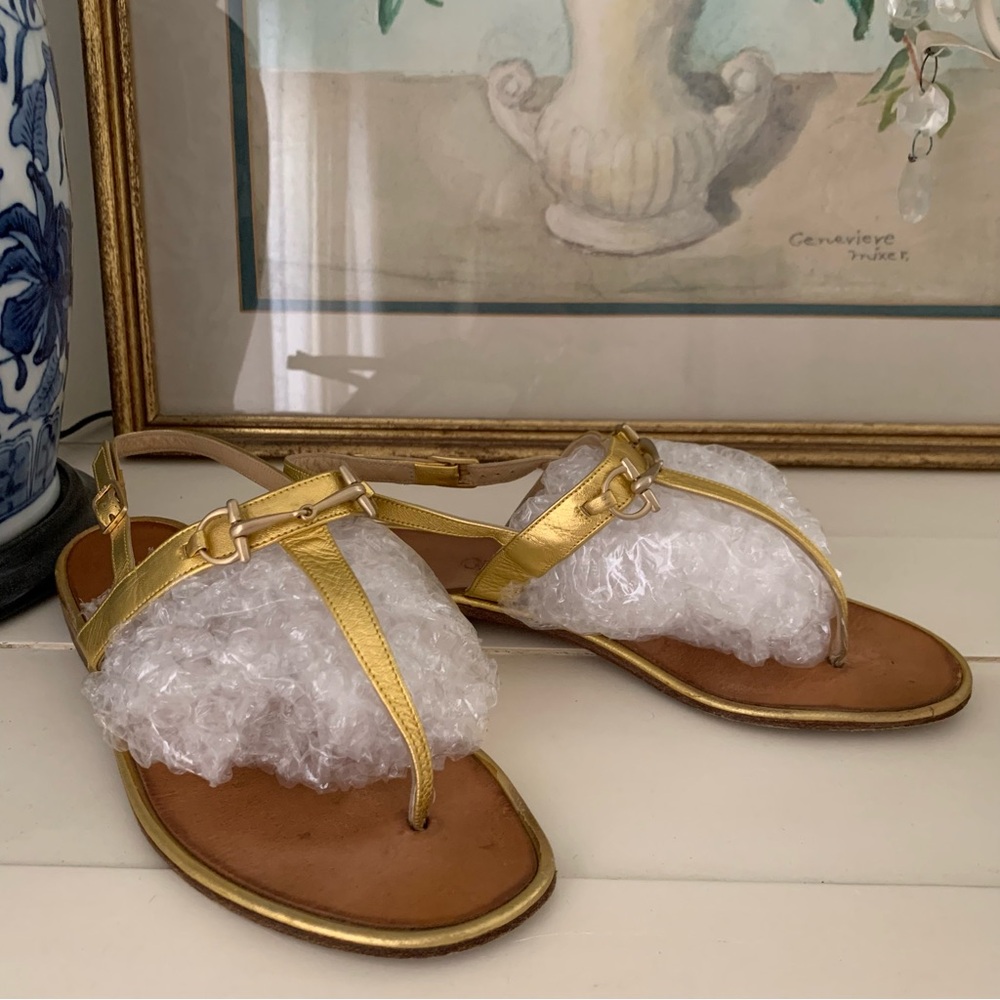 Gucci Horsebit Gold Metallic Flat Sandals - Picture 14 of 14